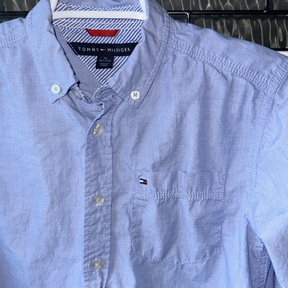 Tommy Hilfiger button down - Picture 2 of 6